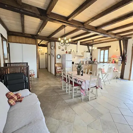 Holiday home Maison 2 Avec Jardin, Animaux Acceptes, Parking, Wifi A - Fr-1-616-106
