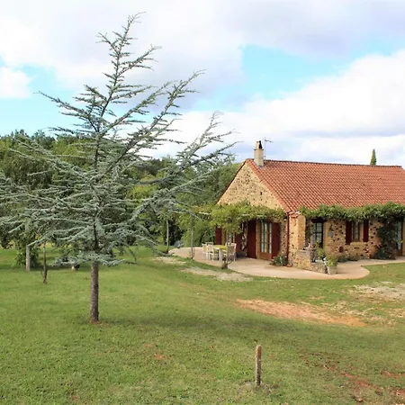 Hébergement de vacances Mazeyrolles, 3 Pièces, 4 Personnes - Fr-1-616-106